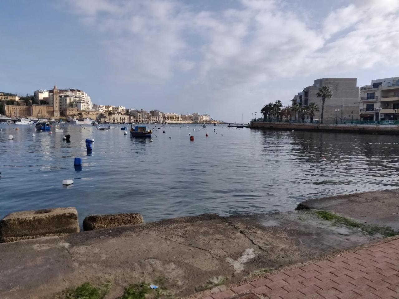 Panoramic Penthouse In Marsascala Which Enjoys Sea And Country Views Apartman Marsaskala Kültér fotó