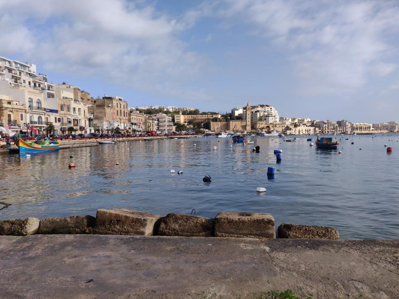 Panoramic Penthouse In Marsascala Which Enjoys Sea And Country Views Apartman Marsaskala Kültér fotó