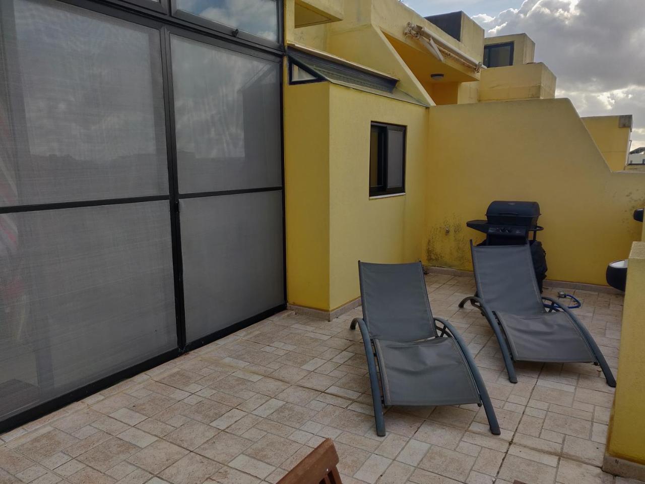 Panoramic Penthouse In Marsascala Which Enjoys Sea And Country Views Apartman Marsaskala Kültér fotó