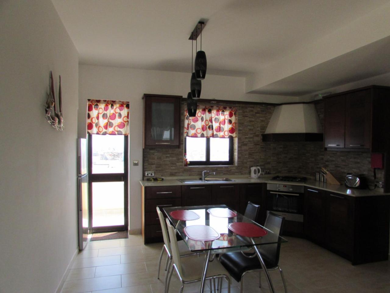 Panoramic Penthouse In Marsascala Which Enjoys Sea And Country Views Apartman Marsaskala Kültér fotó