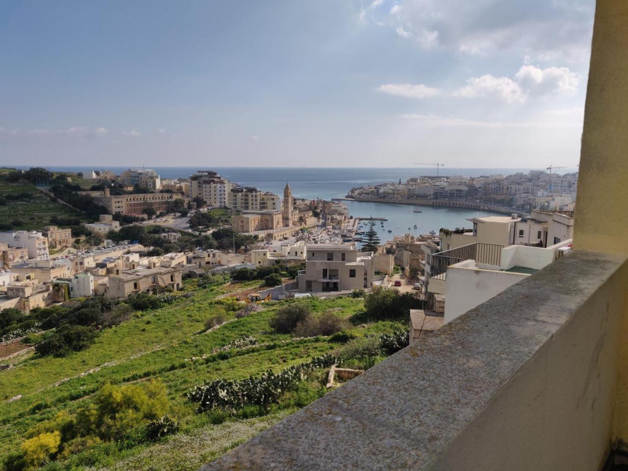 Panoramic Penthouse In Marsascala Which Enjoys Sea And Country Views Apartman Marsaskala Kültér fotó