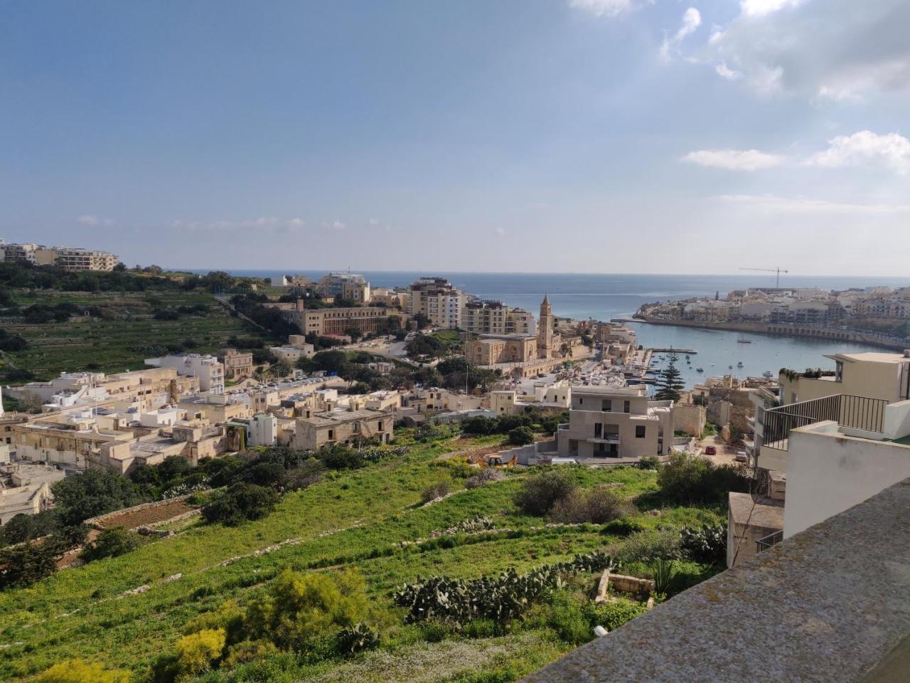 Panoramic Penthouse In Marsascala Which Enjoys Sea And Country Views Apartman Marsaskala Kültér fotó